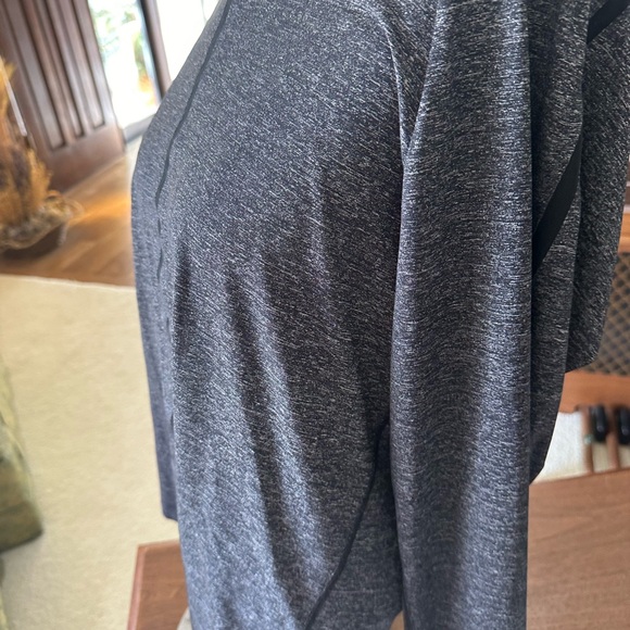 Nike  Pro Hypercool Gray Crew Neck Long Sleeve Mesh Top  size XL - Picture 7 of 12